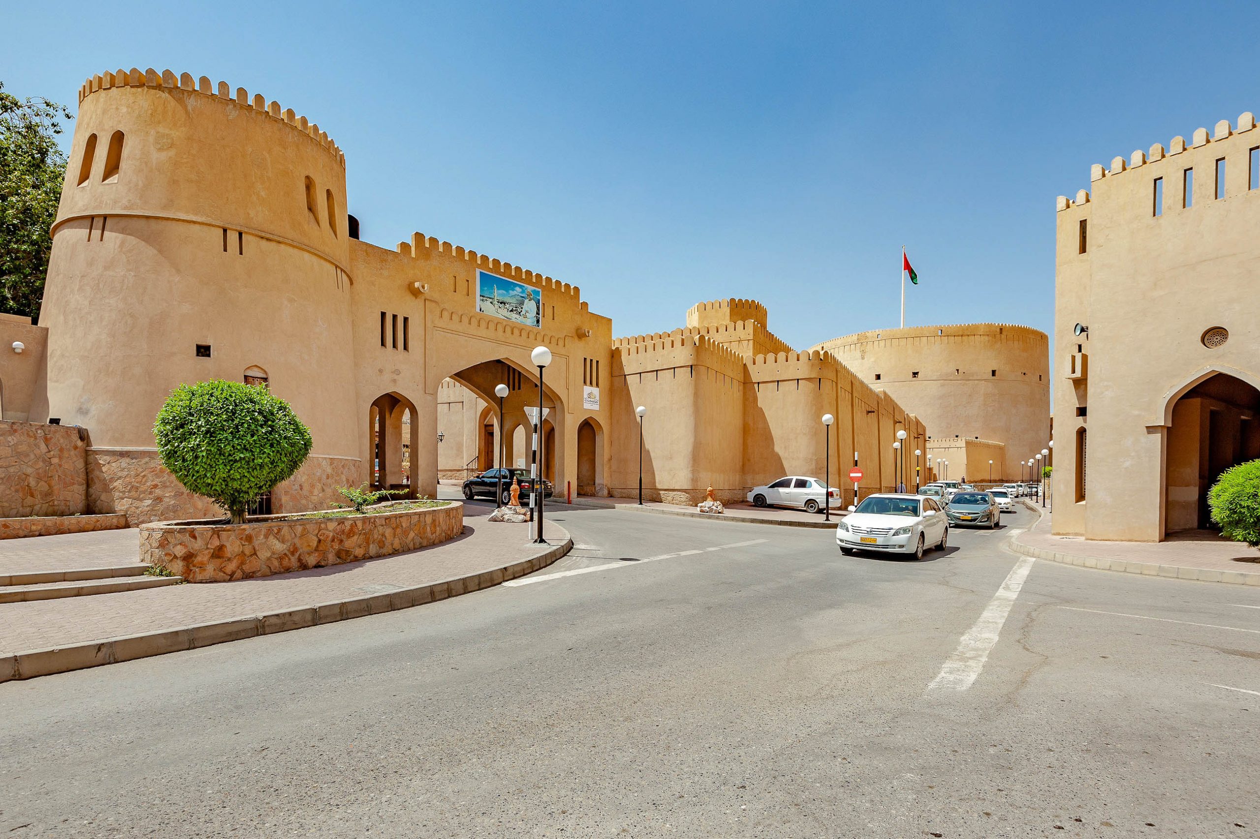 Die beeindruckende Festung von Nizwa im nördlichen Oman zählt zu den meistbesuchten Sehenswürdigkeiten des Oman